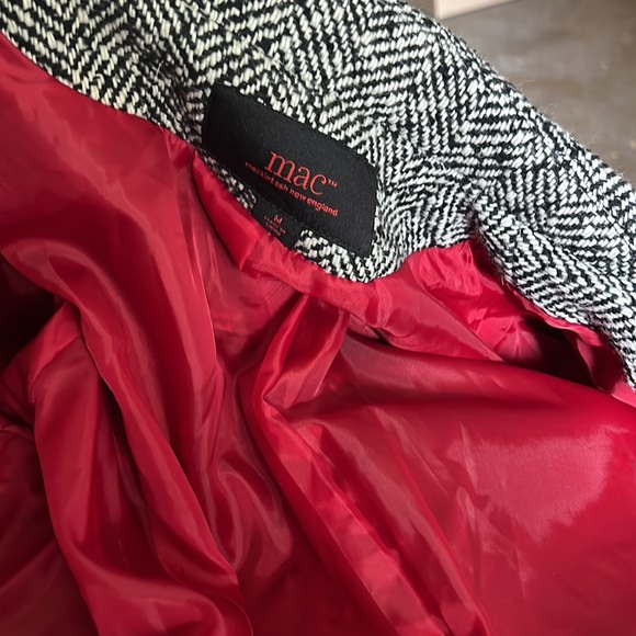 Herringbone pattern with red liner coat - super cute - mac - Picture 10 of 10